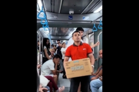 Akdeniz Üniversitesi mezunu genç kasiyerlik işini metroda makarna dağıtarak kutladı