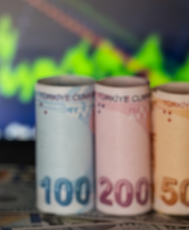 Dolar küreselde gerilerken TL'deki zayıf seyir kurda rekor getirdi