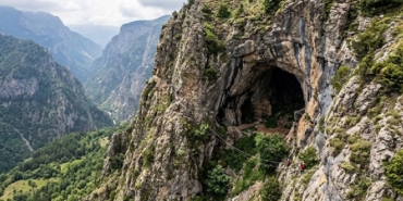 Artvin'de Kısıtlı Rekolteyle Üretilen Elf Balının Kilogramı 264 Bin Liradan Alıcı Buluyor